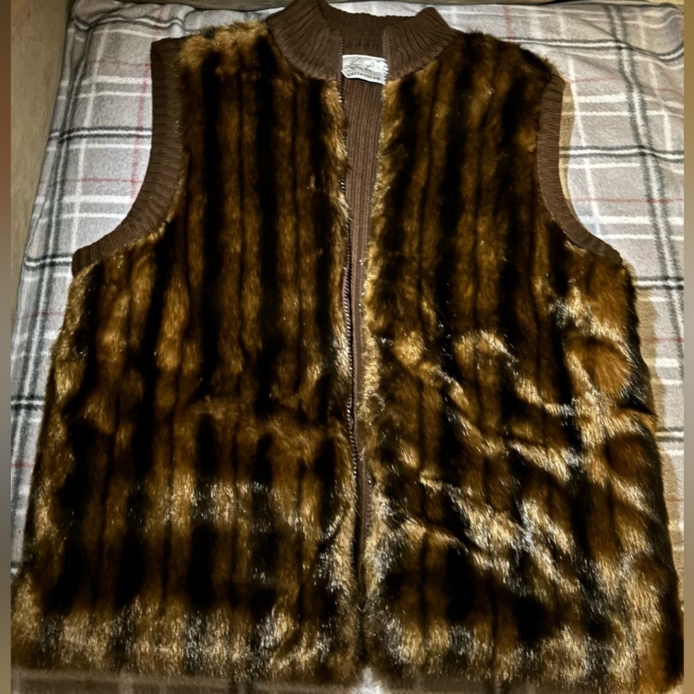 Kathie Lee collection fur knit vest (8/10)